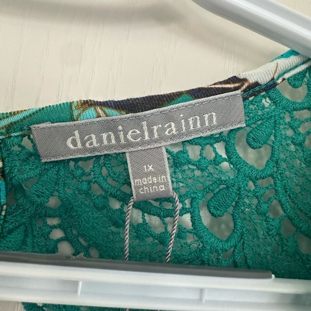 NWT Women’s Daniel Rainn Sleeveless Top Size 1X - with Lace - Picture 6 of 9